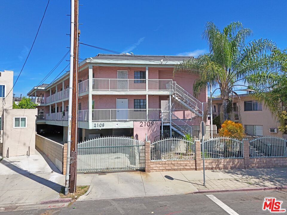 Manitou photo 1