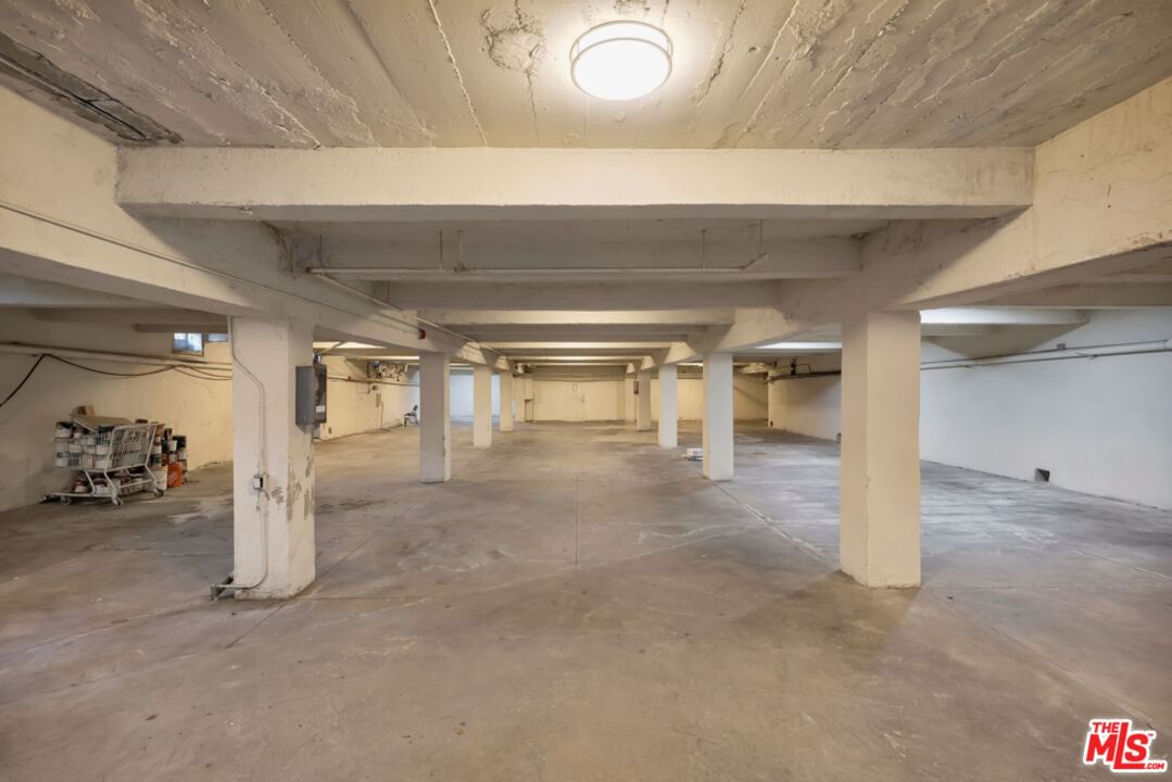 Central photo 15