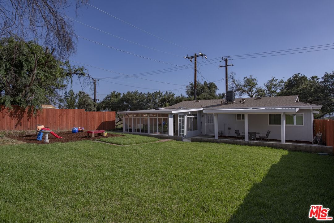 Altadena photo 25