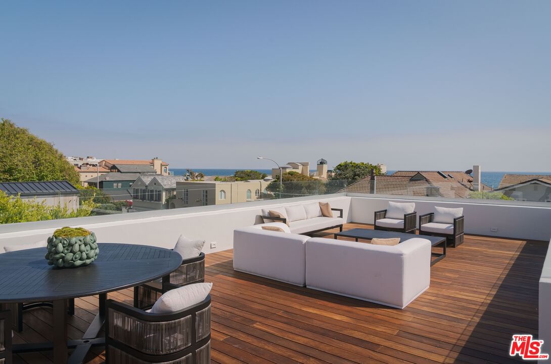 Malibu Colony photo 12