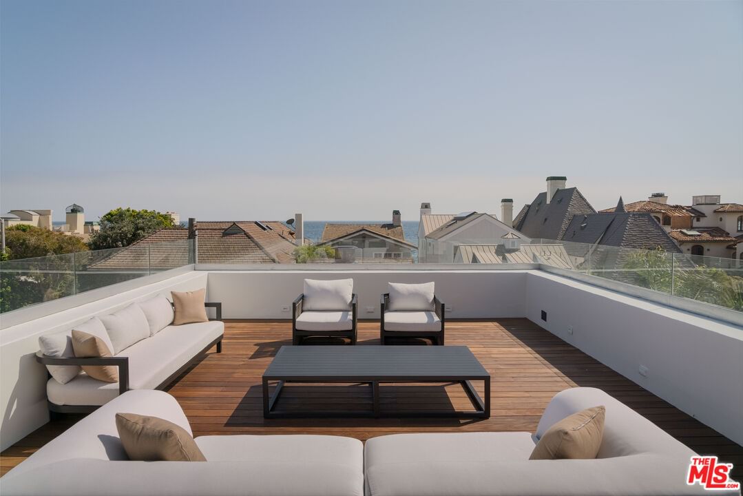 Malibu Colony photo 13