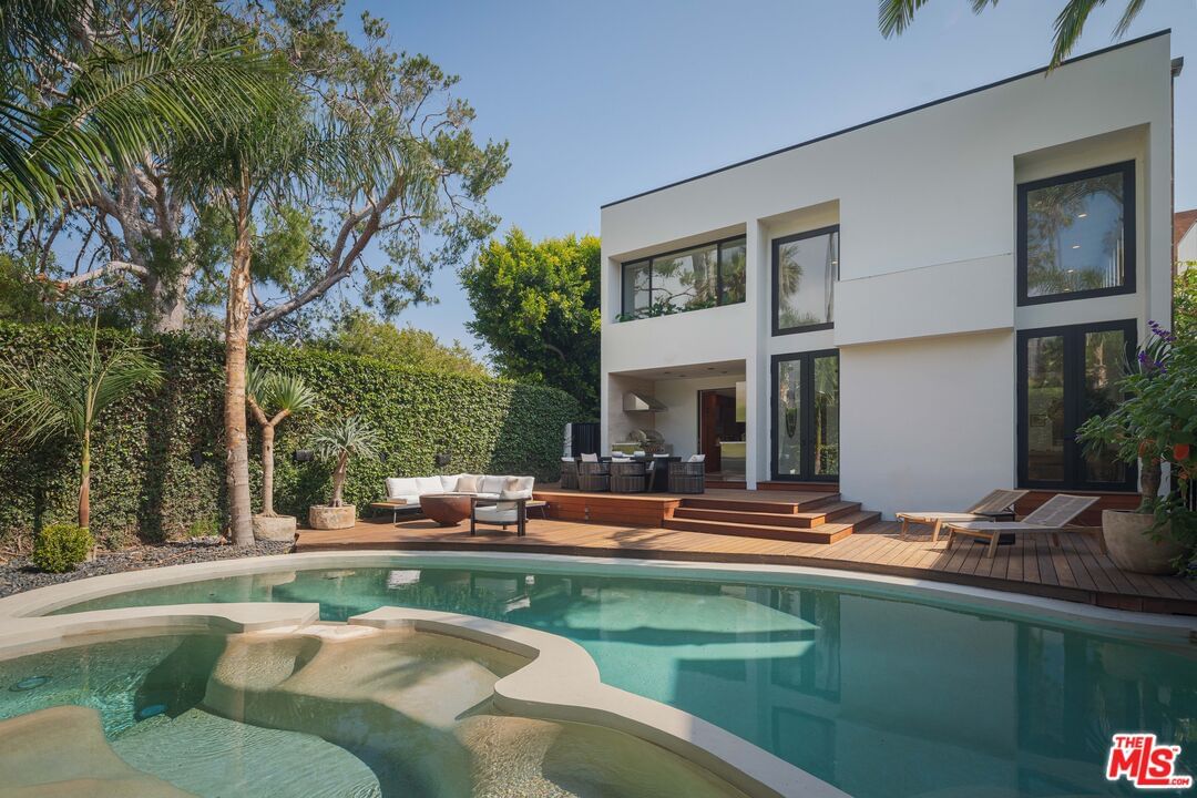 Malibu Colony photo 7