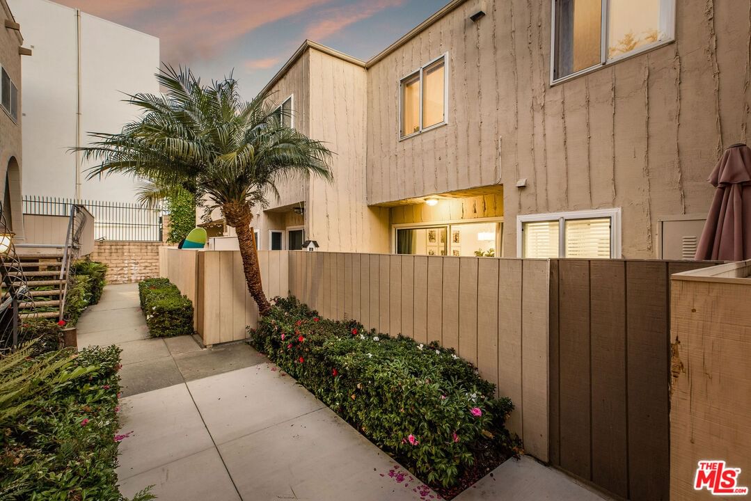 Redlands photo 37