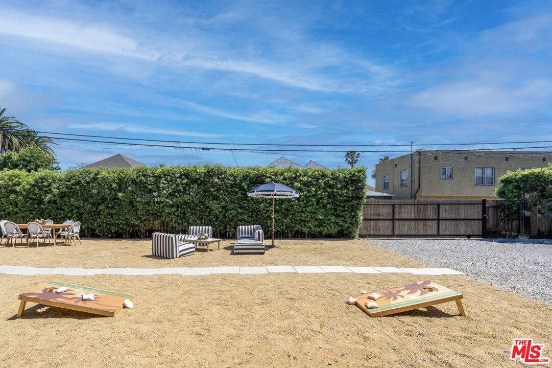 10th photo 26