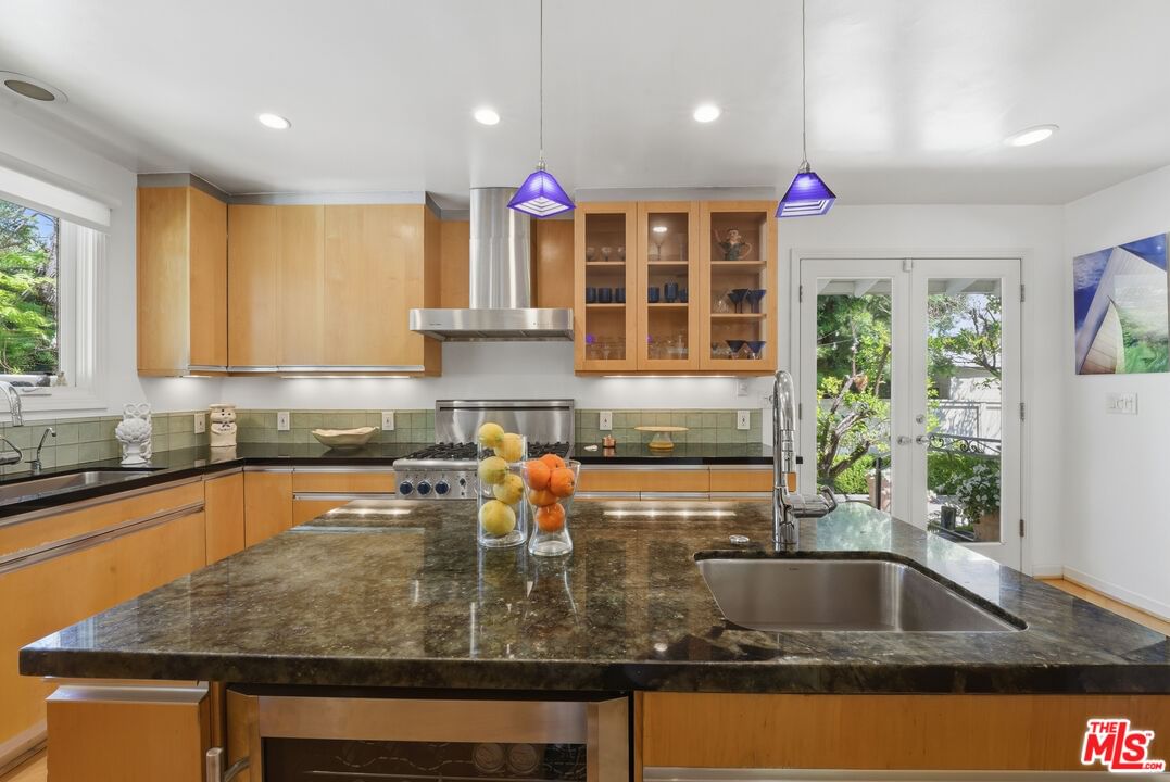 Laurel Terrace photo 15