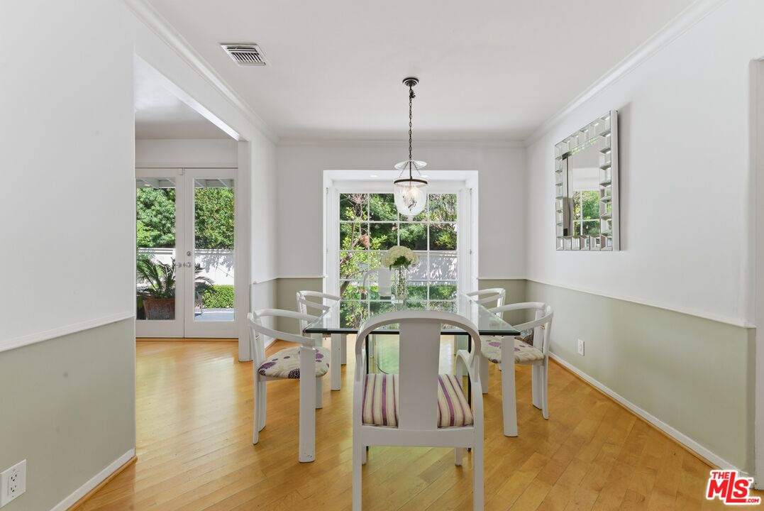 Laurel Terrace photo 19