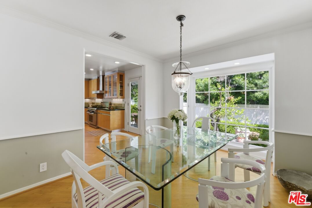 Laurel Terrace photo 21