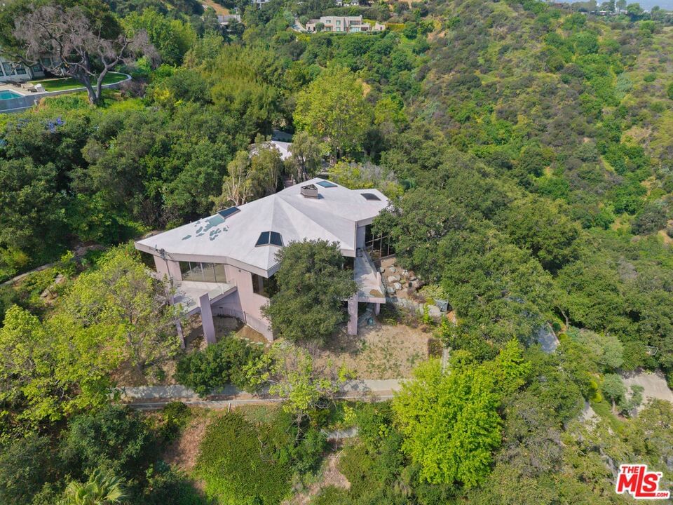 Mulholland photo 19
