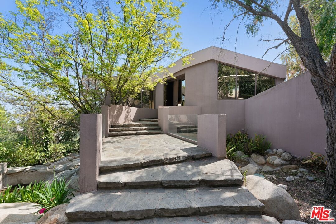 Mulholland photo 6