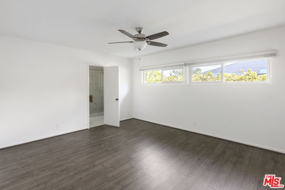 Royal Ridge photo 25