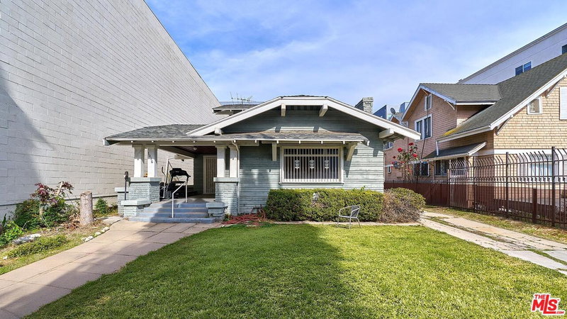 1016 Oxford Ave
