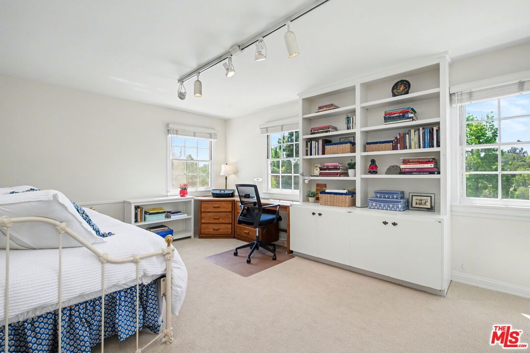 Loring photo 34