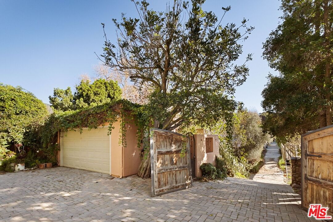 Bonsall photo 1