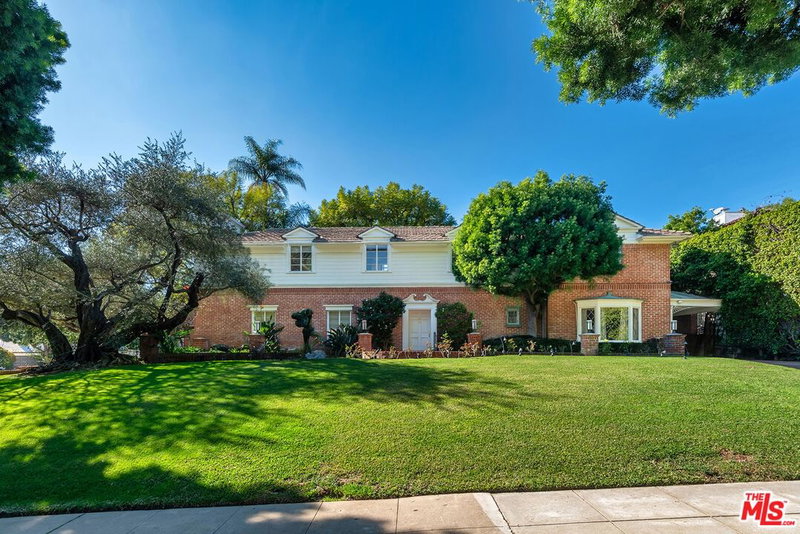 701 Arden Dr