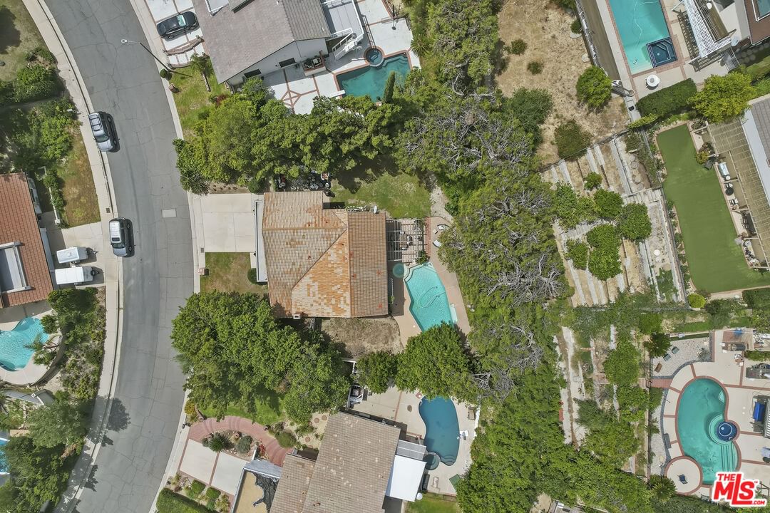 Twin Hills photo 31