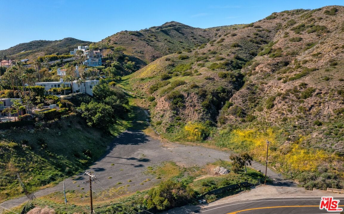 Latigo Canyon Road photo 5