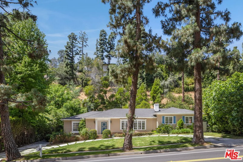 1165 Coldwater Canyon Dr