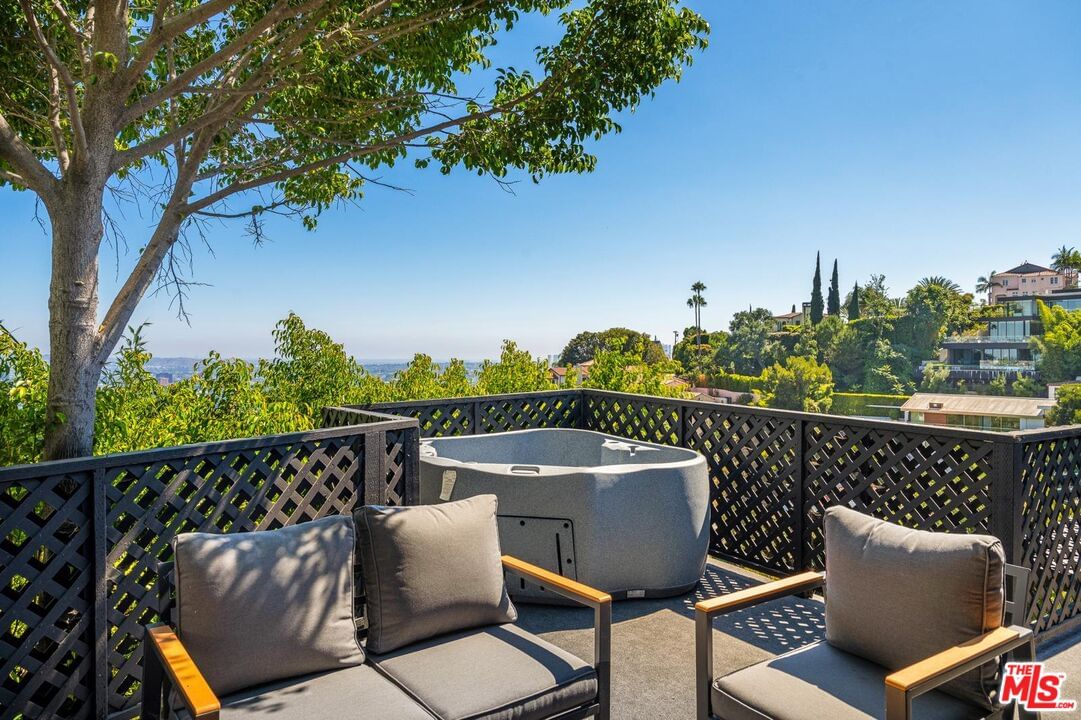 Hollywood photo 33