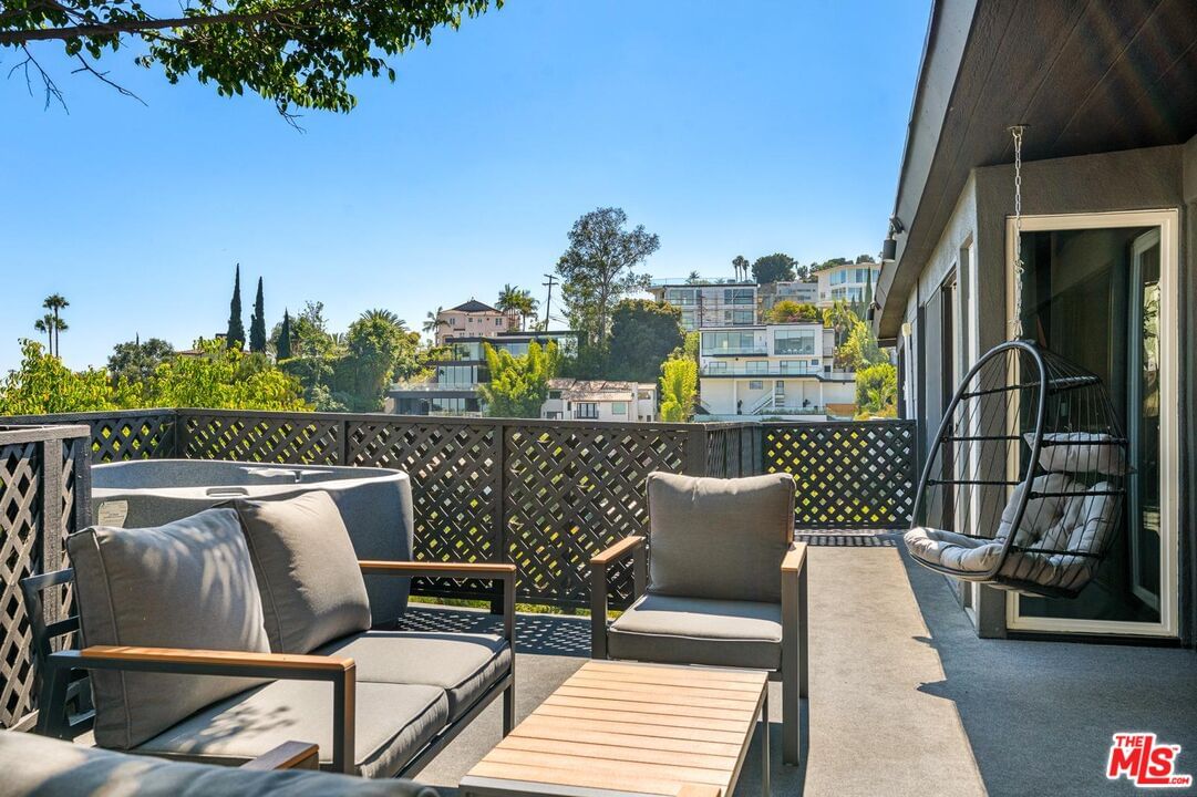 Hollywood photo 34