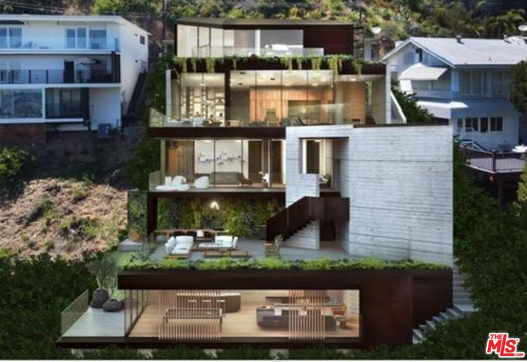 Hollywood photo 38