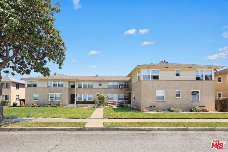 328 2nd St