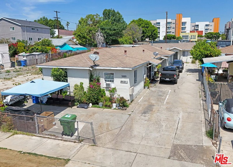 3537 Siskiyou St