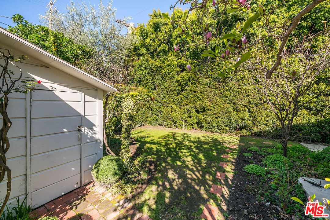 Peach Grove photo 45