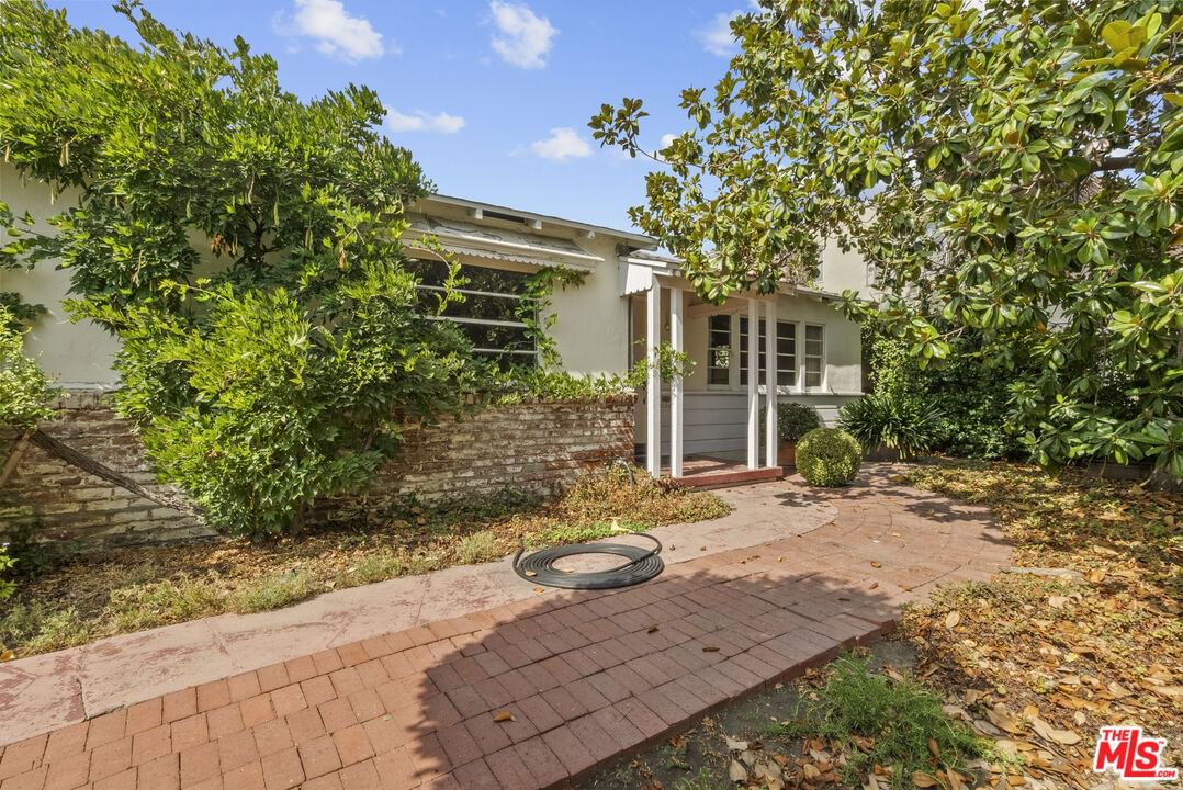 Peach Grove photo 49