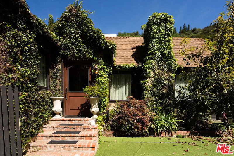 1318 Beverly Glen Blvd