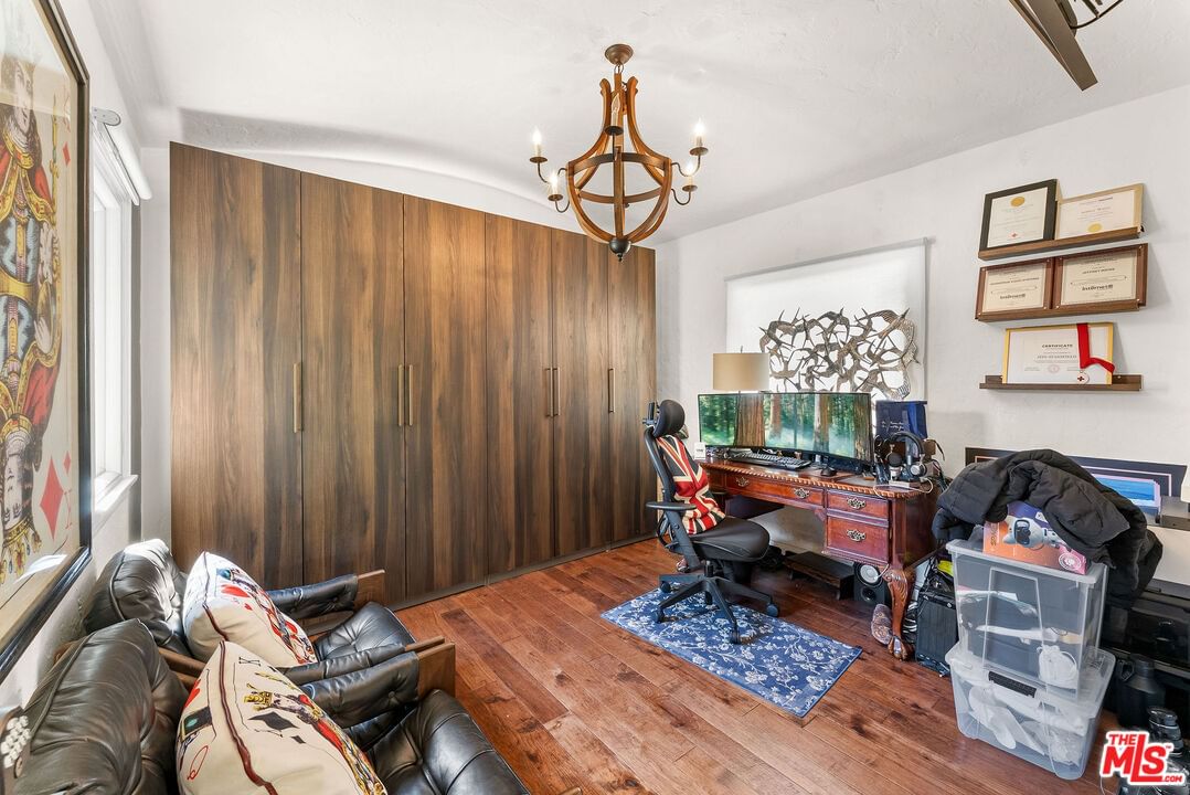 Beverly Glen photo 12