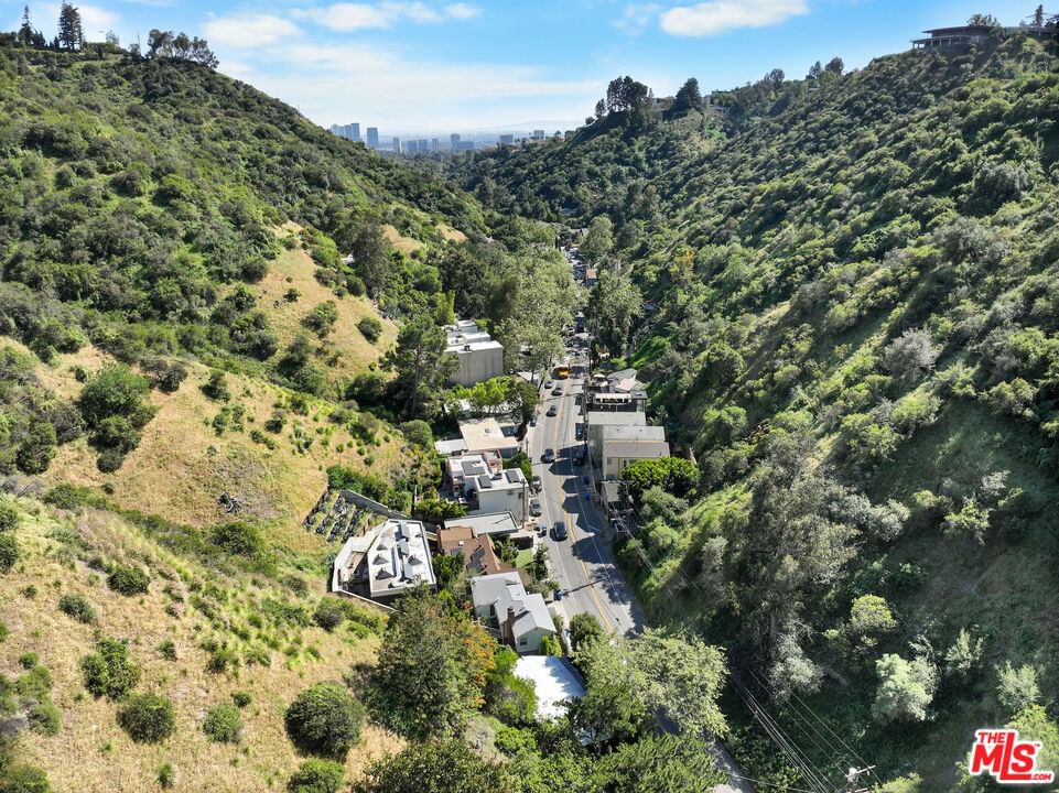 Beverly Glen photo 13