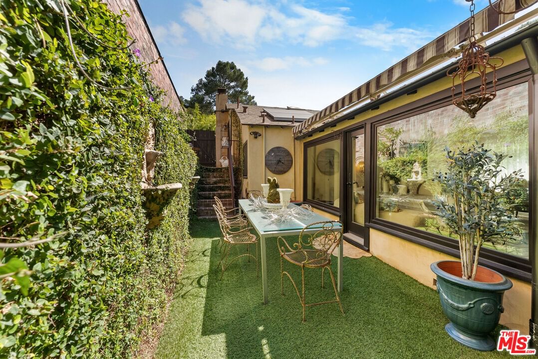 Beverly Glen photo 15