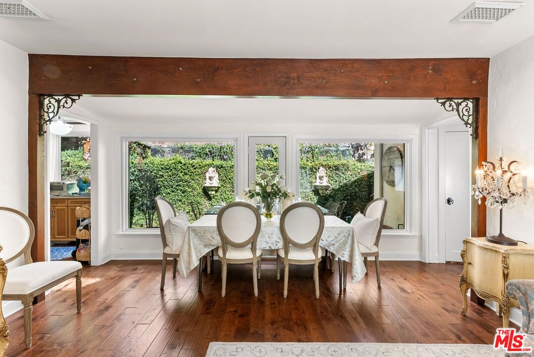 Beverly Glen photo 3