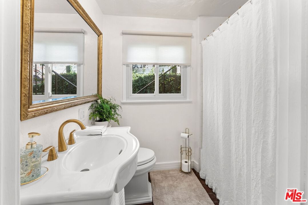 Beverly Glen photo 9