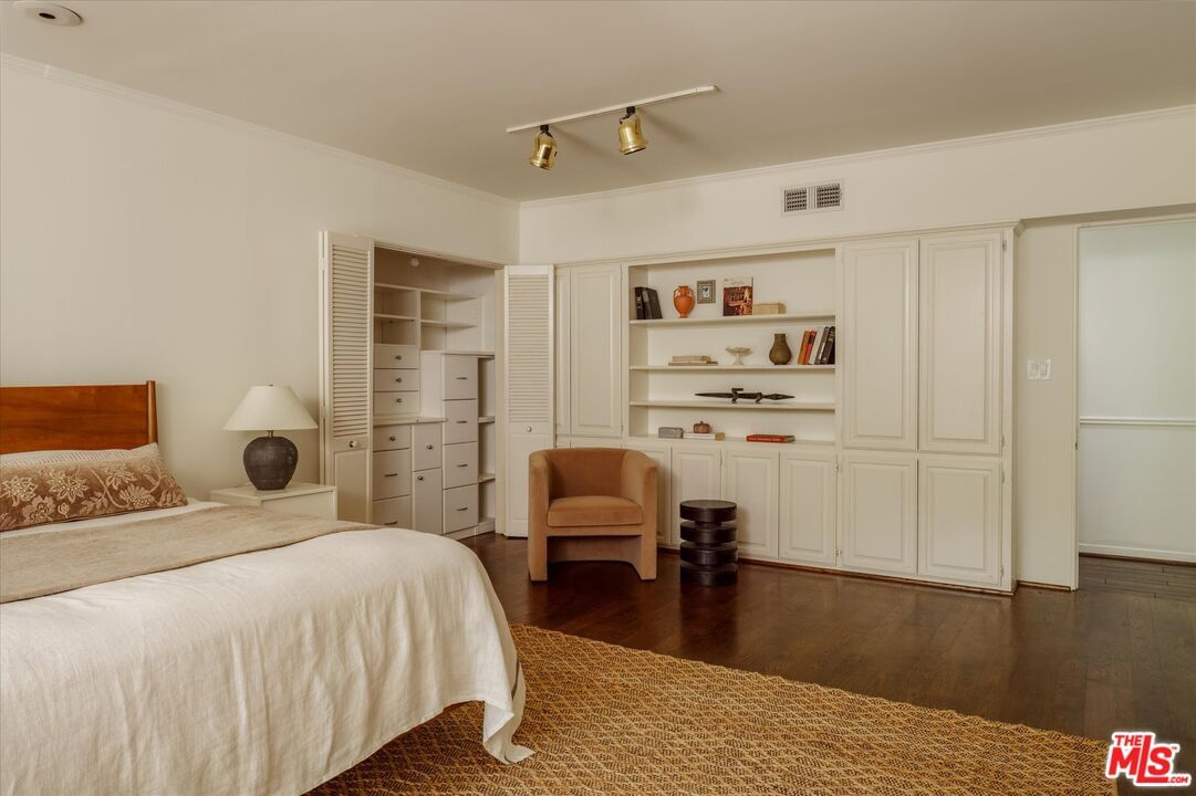 Oakwood photo 21