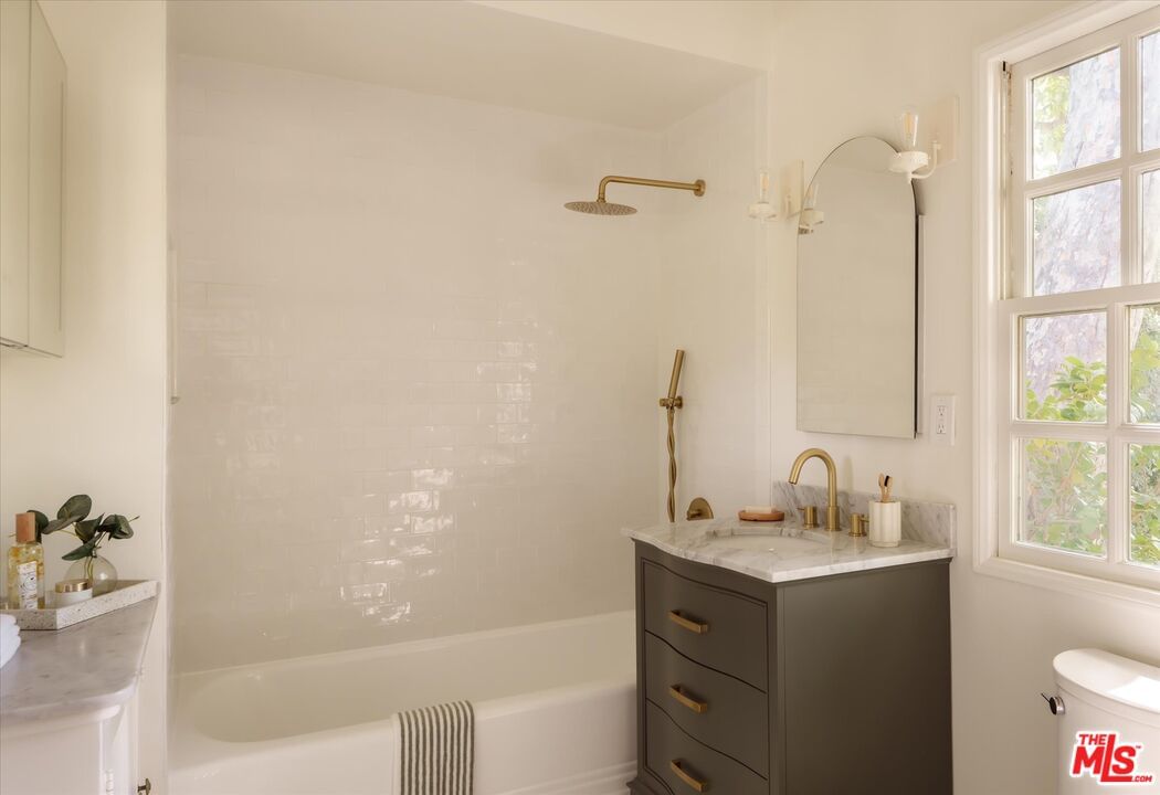 Oakwood photo 30