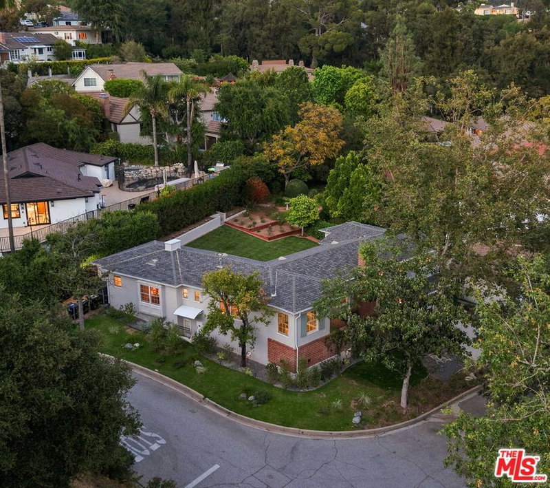 1609 Las Flores Dr
