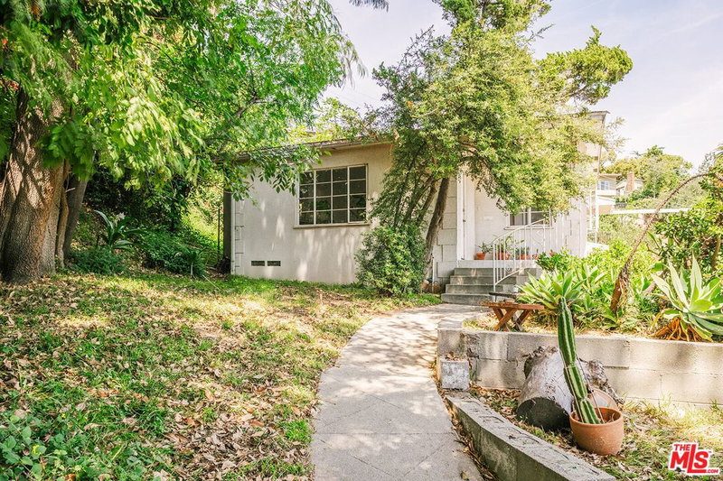 3765 Mayfair Dr