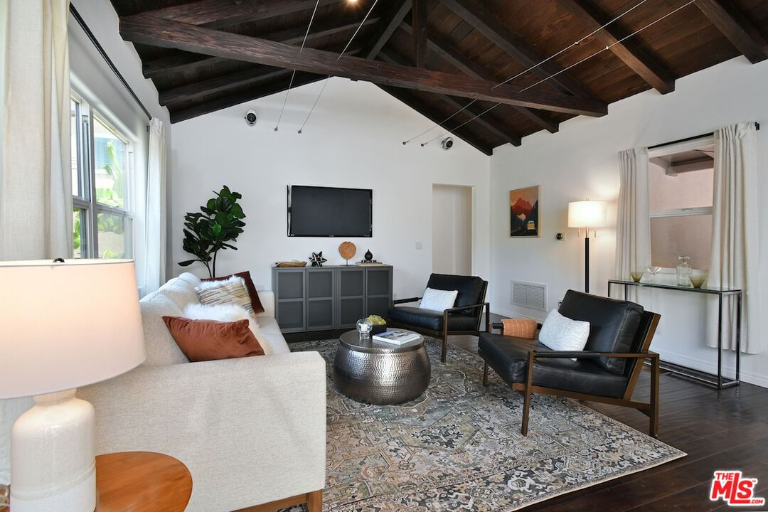 Occidental photo 11