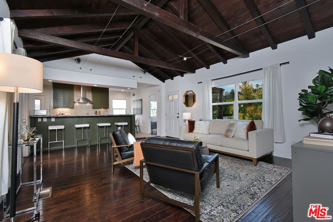 Occidental photo 18