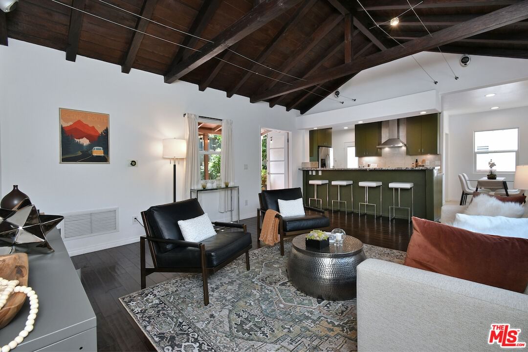 Occidental photo 19