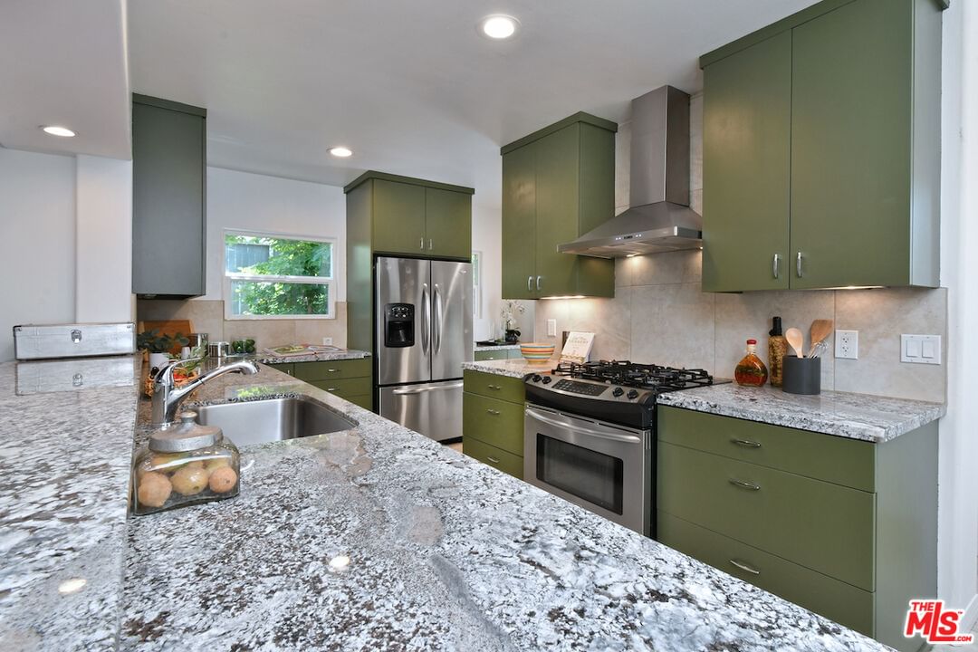 Occidental photo 29