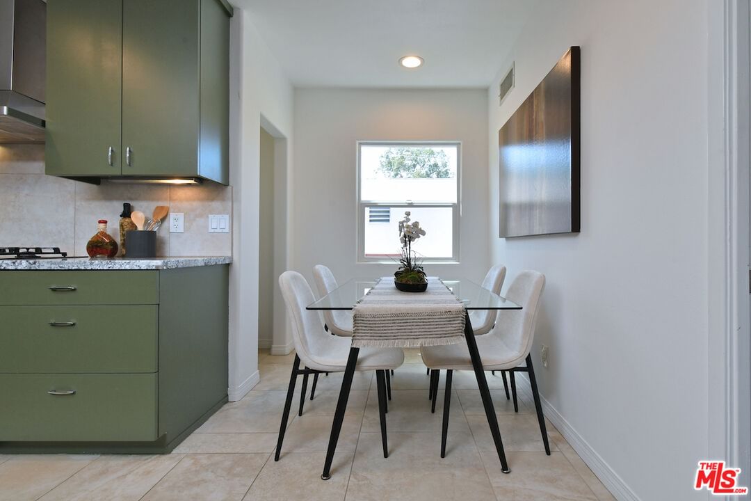 Occidental photo 32