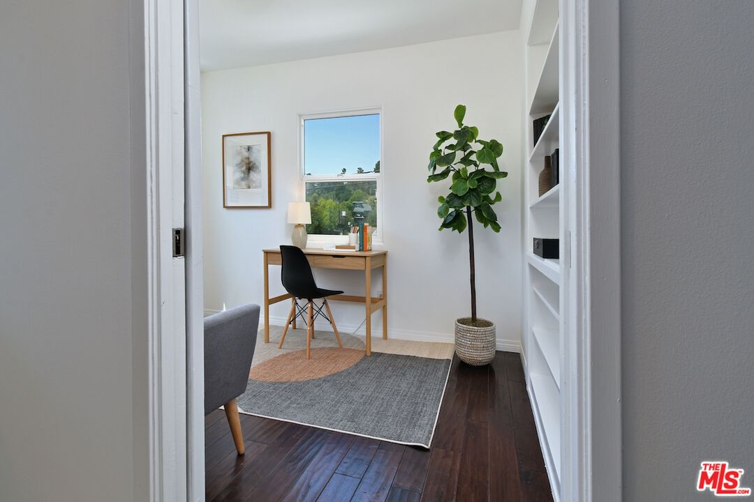 Occidental photo 36