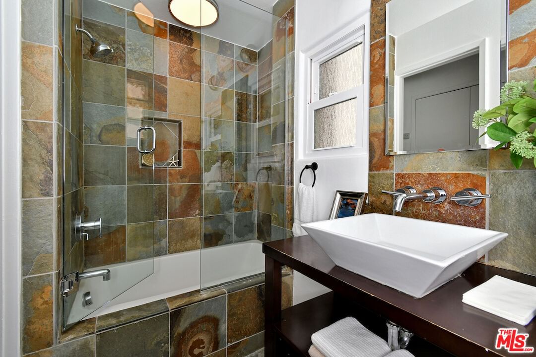 Occidental photo 49