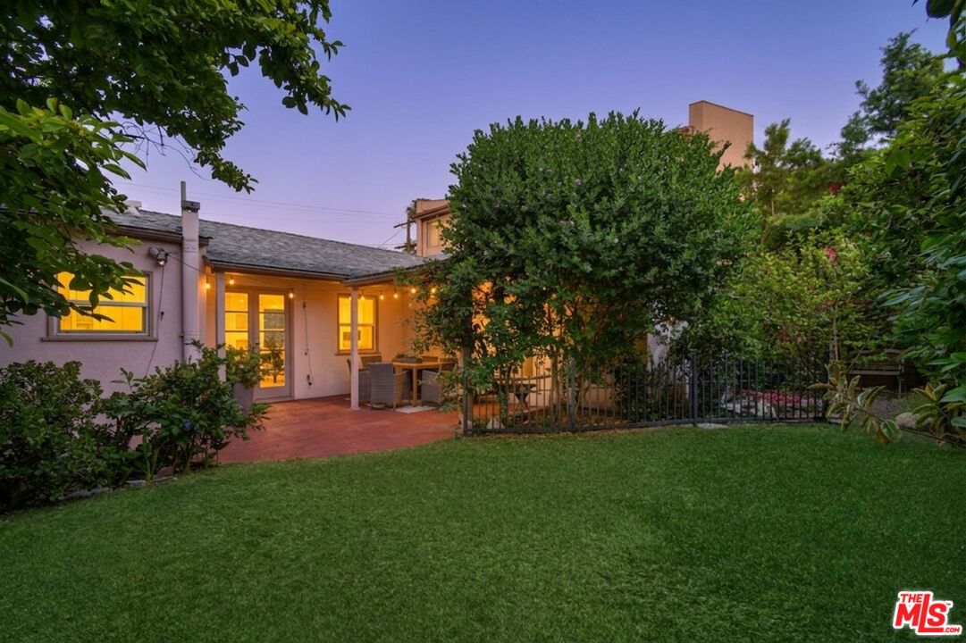 Occidental photo 58