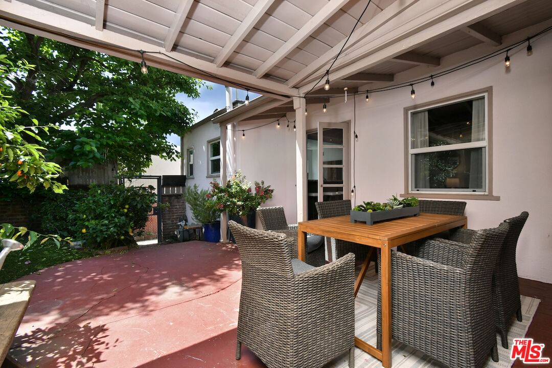 Occidental photo 61