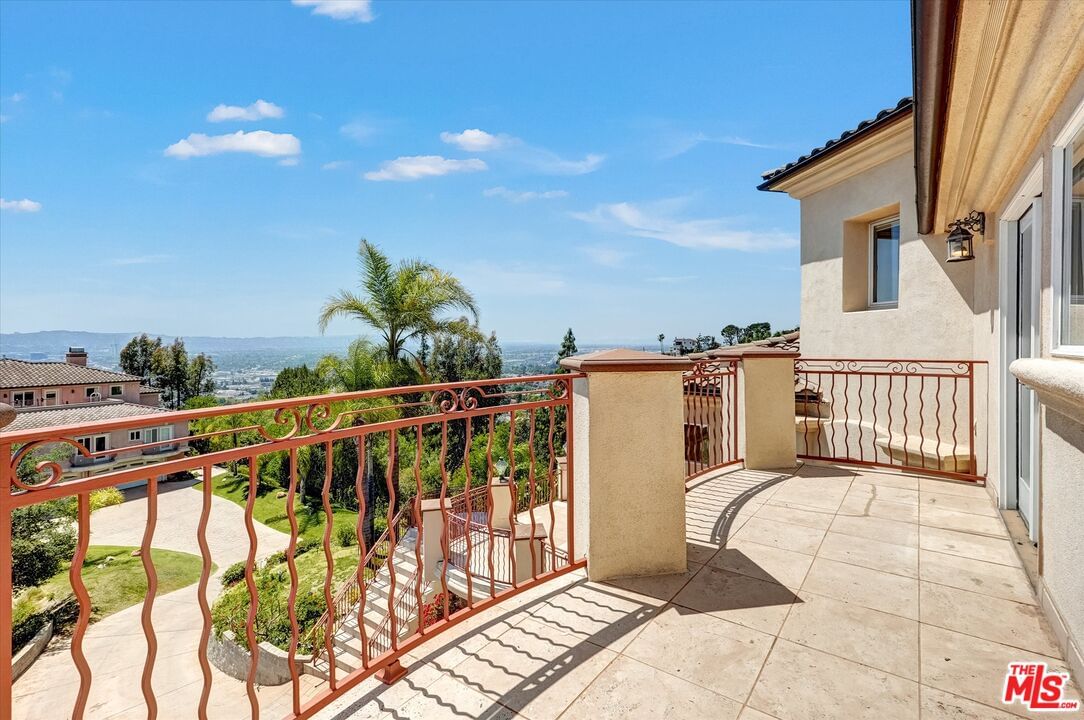 Tujunga photo 38