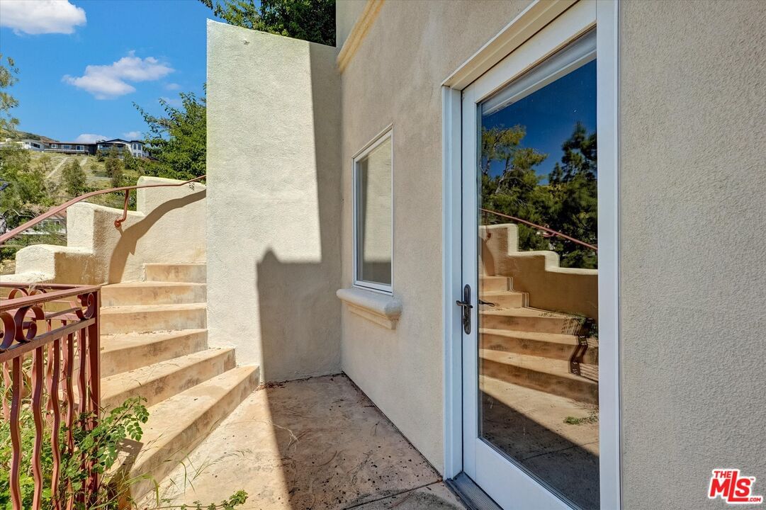 Tujunga photo 49