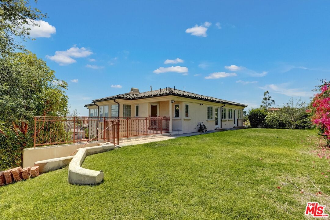 Tujunga photo 52
